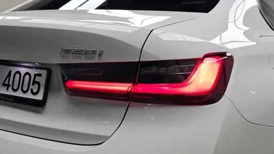 BMW 3 Series (G20) 320i M 2023 23