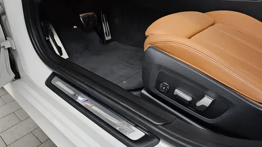 BMW 3 Series (G20) 320i M 2023 29
