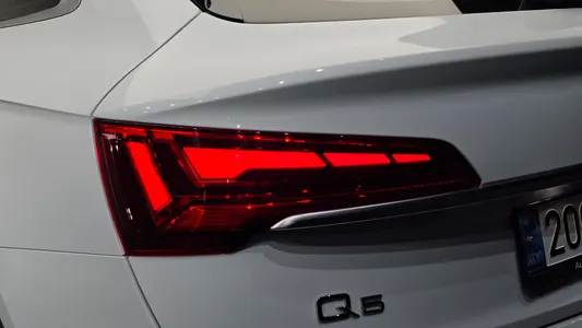 Audi Q5 (FY) 45 TFSI 2023 23