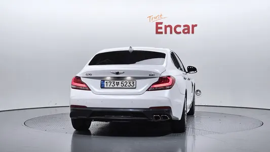 Genesis G70 2.2D 2019 4