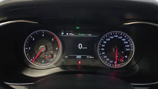 Genesis G70 2.2D 2019 8