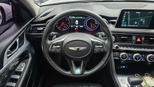 Genesis G70 2.2D 2019 13