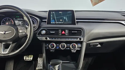 Genesis G70 2.2D 2019 14