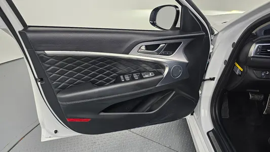 Genesis G70 2.2D 2019 24