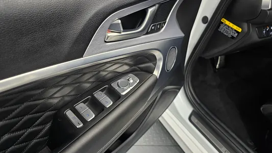 Genesis G70 2.2D 2019 27