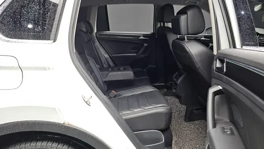 Volkswagen 2 2.0 TDI 2021 10