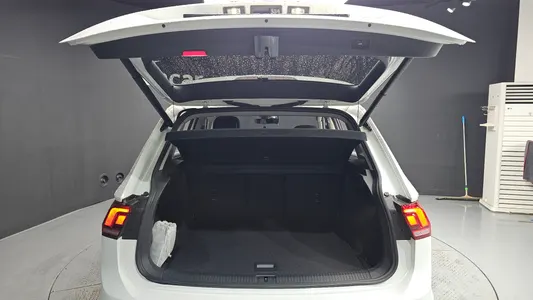 Volkswagen 2 2.0 TDI 2021 19