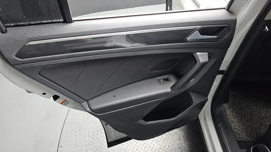 Volkswagen 2 2.0 TDI 2021 25