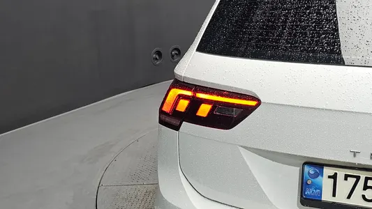 Volkswagen 2 2.0 TDI 2021 23