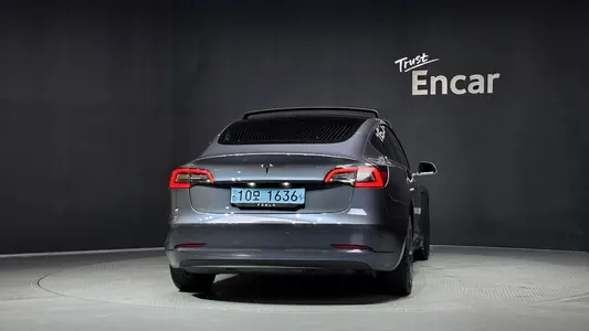 Tesla 3 RWD 2020 4