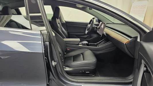 Tesla 3 RWD 2020 26