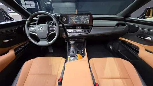 Lexus ES300h 7 2026 7