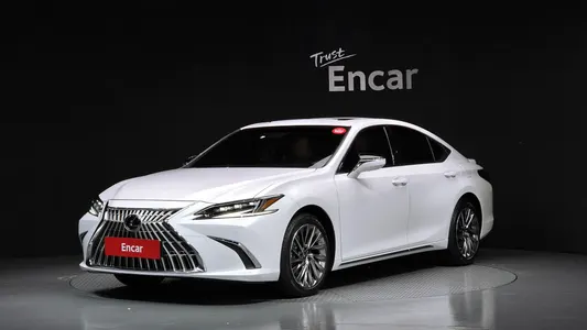 Lexus ES300h 7 2026