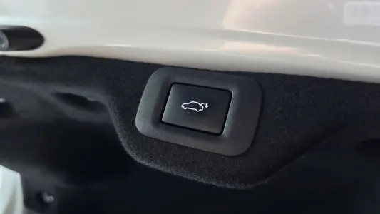 Lexus ES300h 7 2026 16