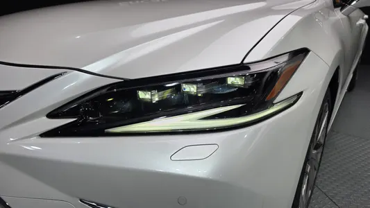 Lexus ES300h 7 2026 22