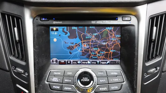 Hyundai YF LPI 2010 14