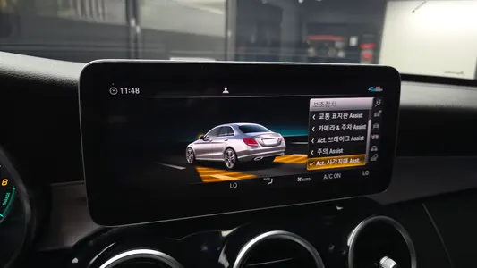 Mercedes-Benz C-Class W205 C300e 4MATIC AMG Line 2020 16