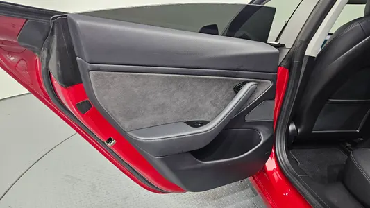Tesla 3 AWD 2020 26