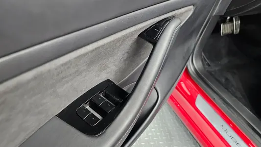 Tesla 3 AWD 2020 28