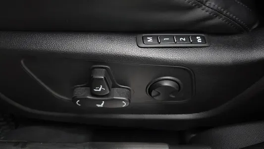KG Mobility EV (O100) AWD 2025 19