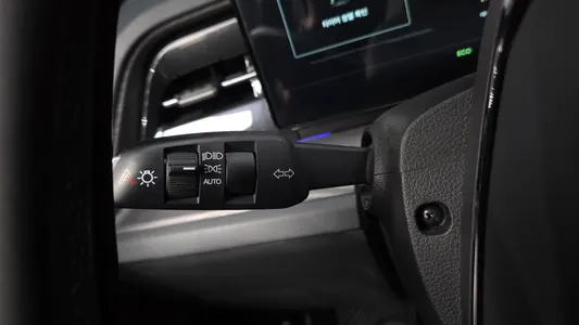 KG Mobility EV (O100) AWD 2025 31