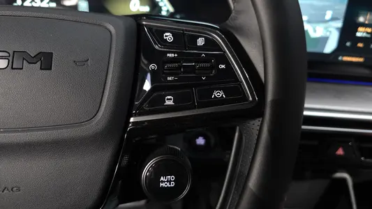 KG Mobility EV (O100) AWD 2025 32