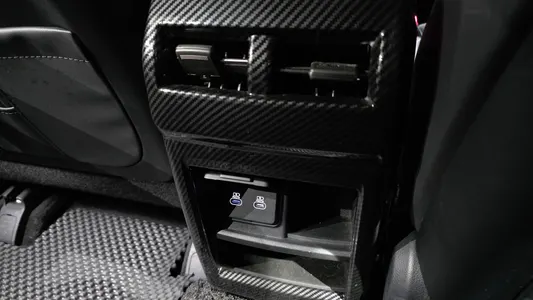 KG Mobility EV (O100) AWD 2025 35