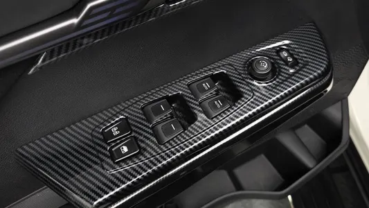 KG Mobility EV (O100) AWD 2025 36
