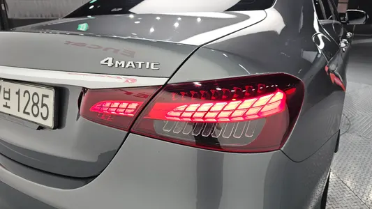 Mercedes-Benz E-Class W213 E350 4MATIC AMG Line 2020 23