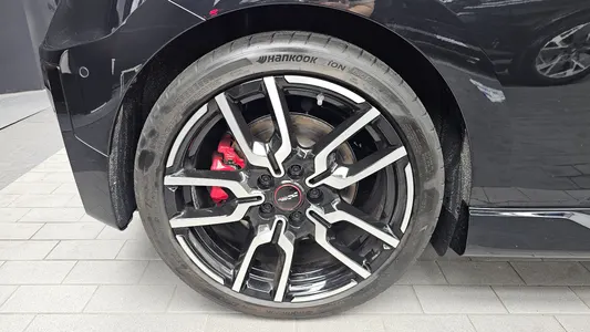 MINI 4 JCW 2025 5