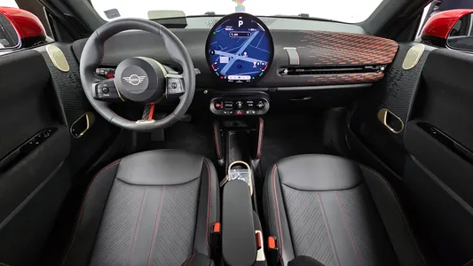 MINI 4 JCW 2025 7