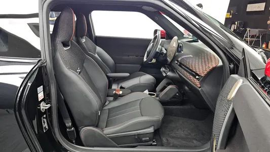 MINI 4 JCW 2025 11