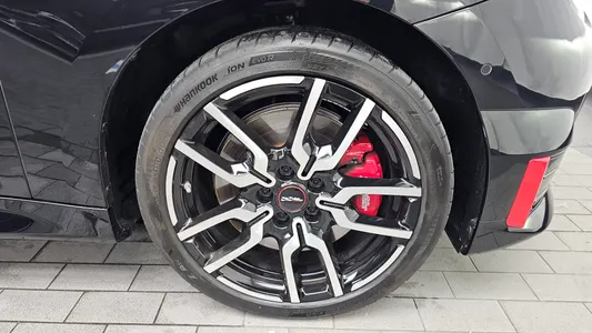 MINI 4 JCW 2025 21