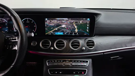 Mercedes-Benz E-Class W213 E220d 4MATIC AMG Line 2021 13