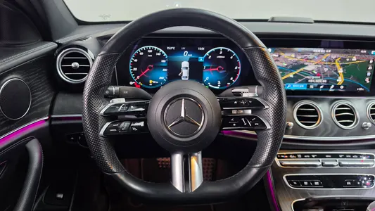 Mercedes-Benz E-Class W213 E220d 4MATIC AMG Line 2021 14