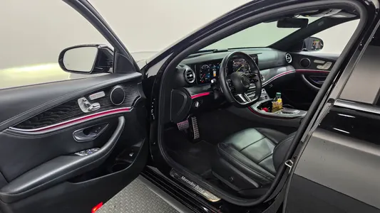 Mercedes-Benz E-Class W213 E220d 4MATIC AMG Line 2021 10