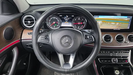 Mercedes-Benz E-Class W213 E220d 4MATIC 2018 13