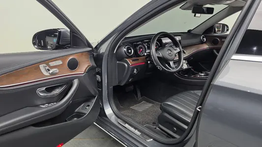 Mercedes-Benz E-Class W213 E220d 4MATIC 2018 10