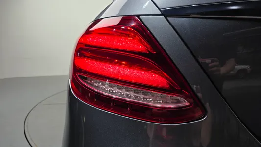 Mercedes-Benz E-Class W213 E220d 4MATIC 2018 23