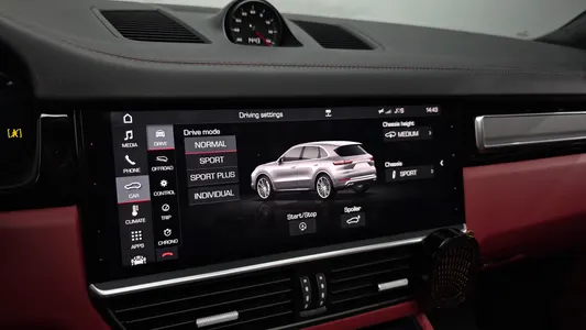 Porsche (PO536) 4.0 2018 17