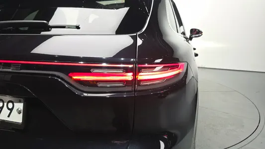 Porsche (PO536) 4.0 2018 23