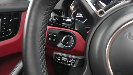 Porsche (PO536) 4.0 2018 34