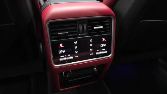 Porsche (PO536) 4.0 2018 28