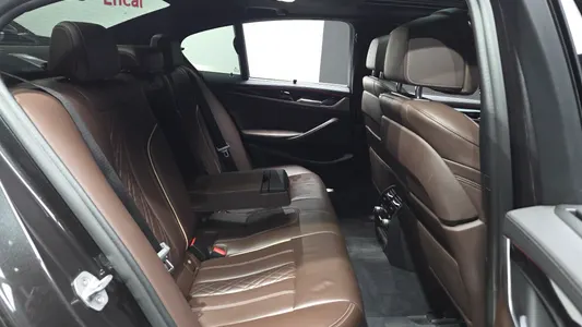 BMW 5 Series (G30) 530i xDrive M 2018 12