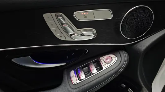 Mercedes-Benz GLC-Class X253 GLC300e 4MATIC 2021 28