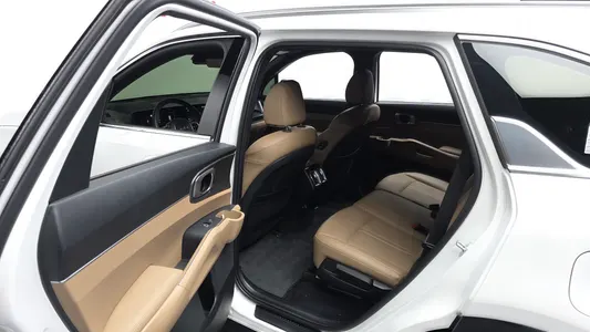 Kia 4 HEV 1.6 2WD 2025 12