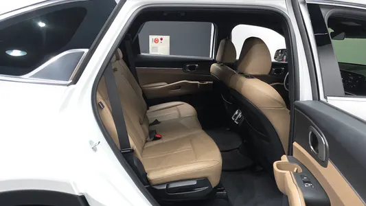 Kia 4 HEV 1.6 2WD 2025 26