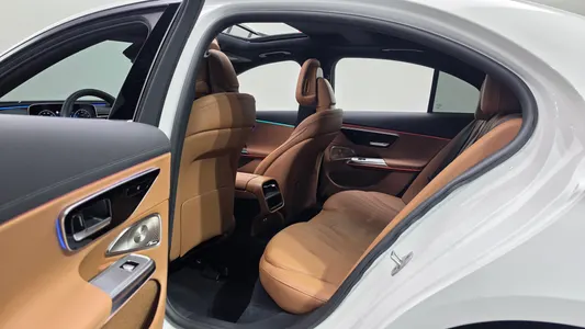 Mercedes-Benz E-Class W214 E300 4MATIC AMG Line 2024 11