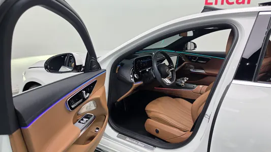 Mercedes-Benz E-Class W214 E300 4MATIC AMG Line 2024 10