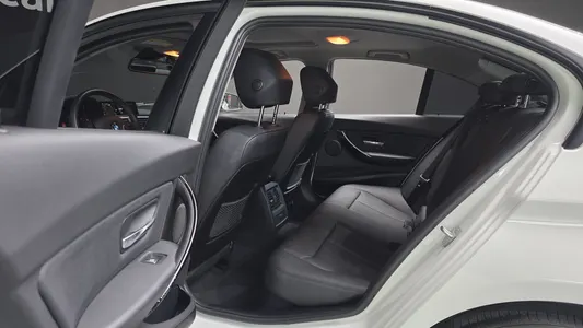 BMW 3 Series (F30) 320d 2018 16